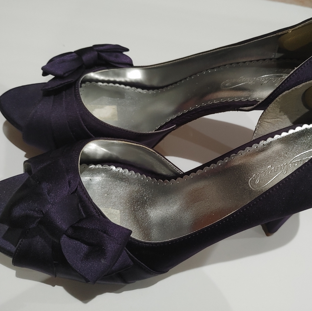 Plum colored heels pumps